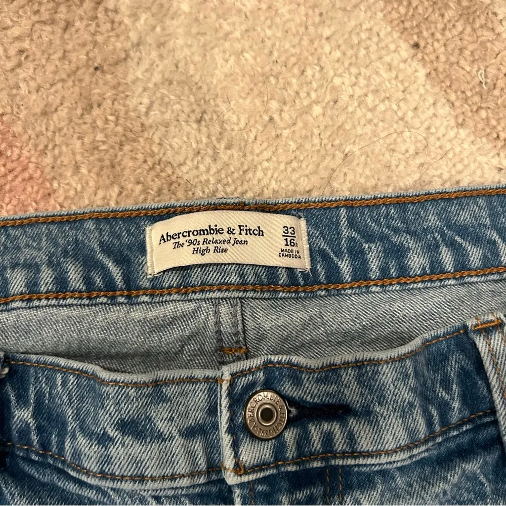 Abercrombie & Fitch High Rise 90s Relaxed Jeans - Image 3