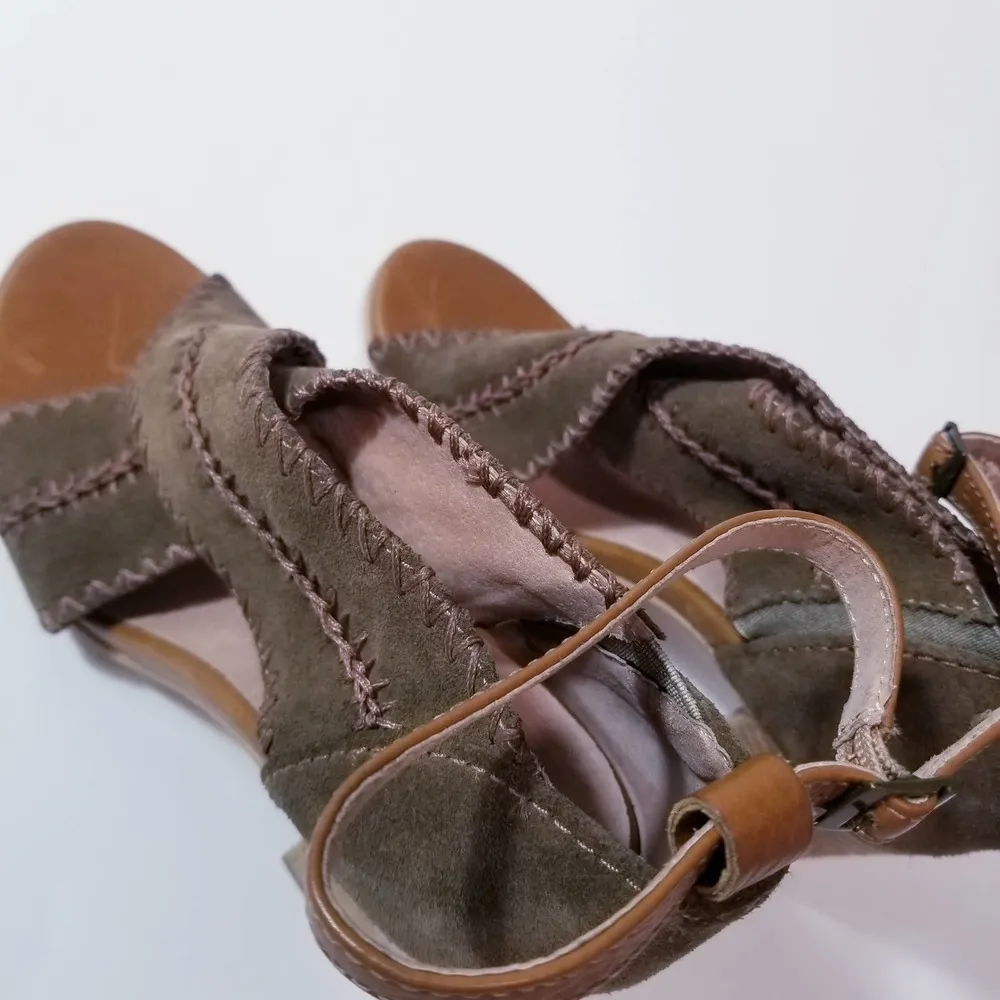 Seychelles Criss Cross Suede Ankle Straps Block Heels - Image 7