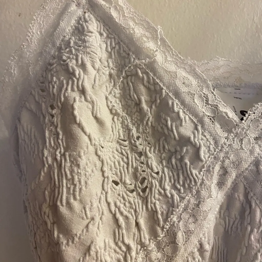 So Womens Juniors White Textured Lace Print Cami Camisole Tank Top XS Bust 28” - Image 3