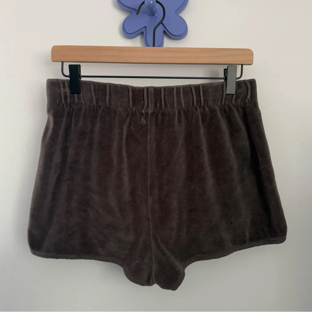 Essentials Large Velour Short Shorts Charcoal Grey Comfy Lounge Streetwear Gray - Image 3