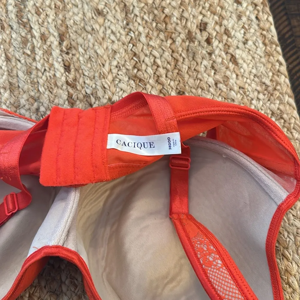 Cacique Bra 38DDD - Image 3