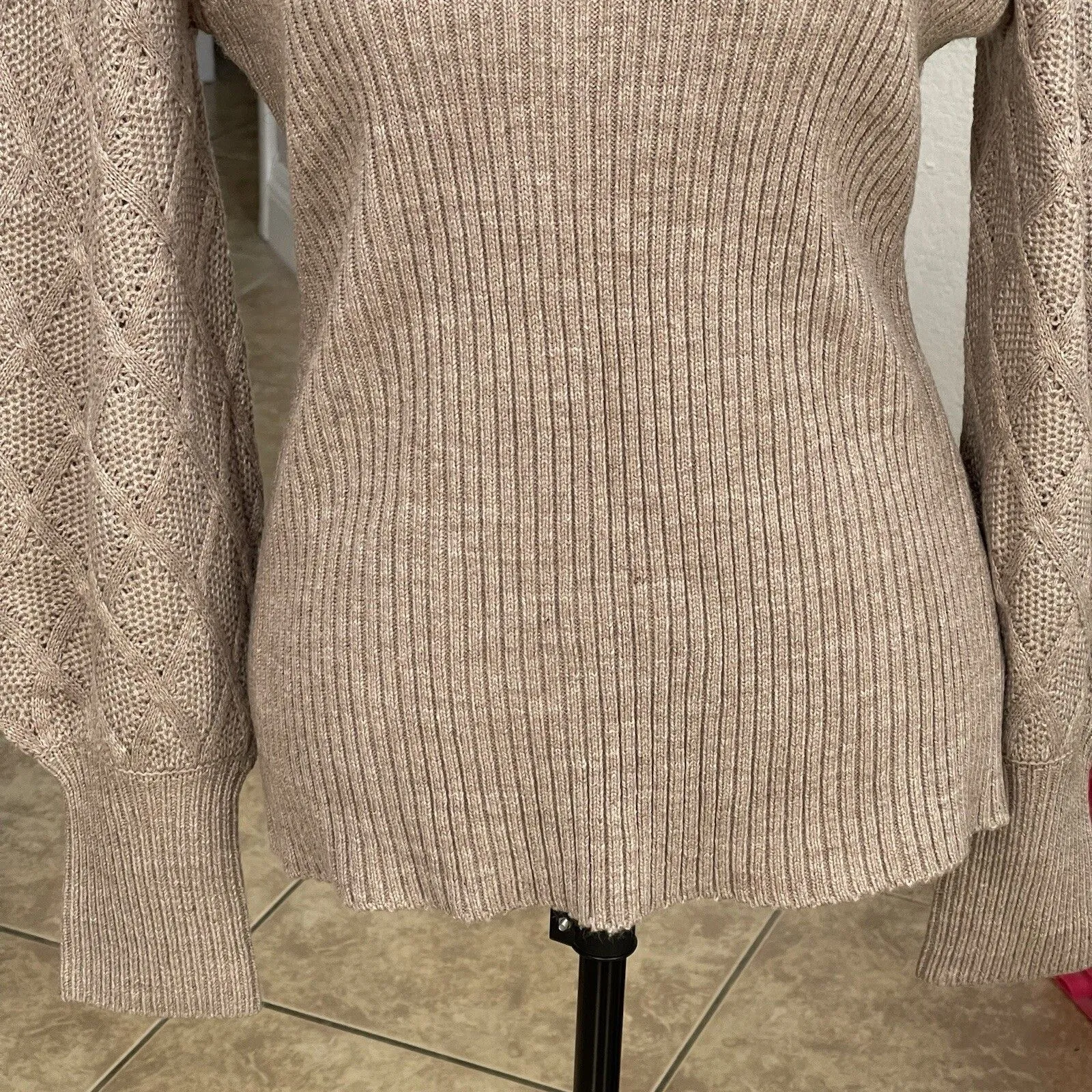 New York & Company Womens Sweater Sz Medium Peasant Neutral Minimalist Preppy - Image 6