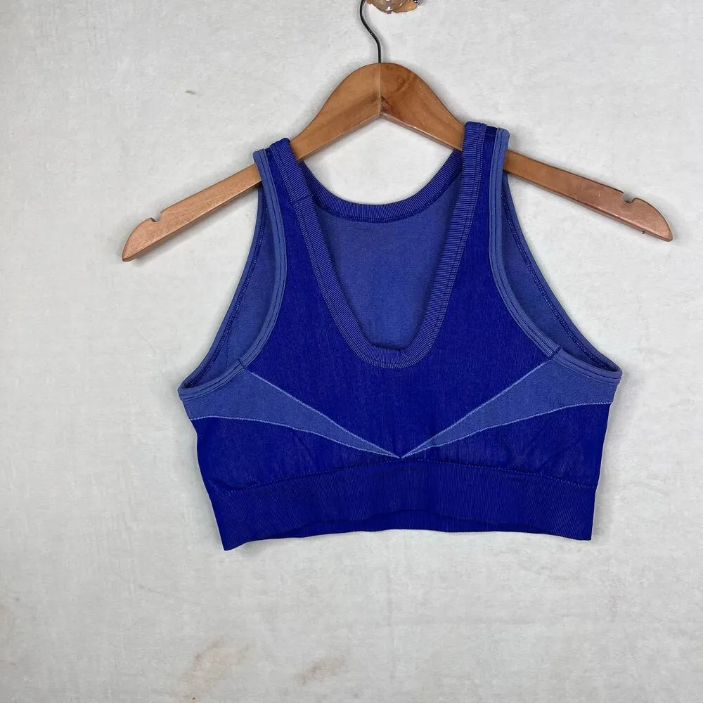 Gymshark compression fit women’s blue Colorblock sports bra with padding small - Image 3