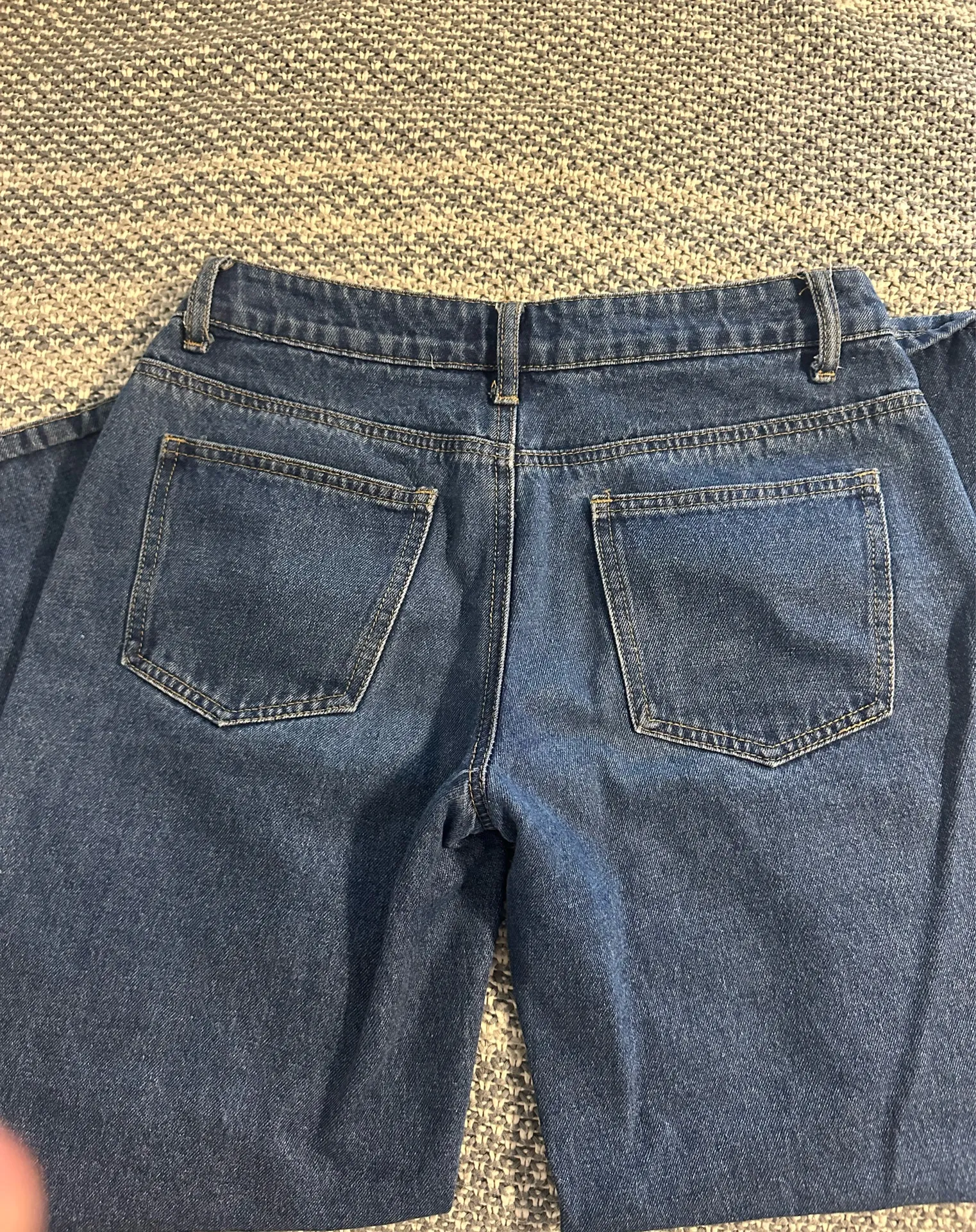 Raelynn Edikted Low-Rise Jeans - Image 4