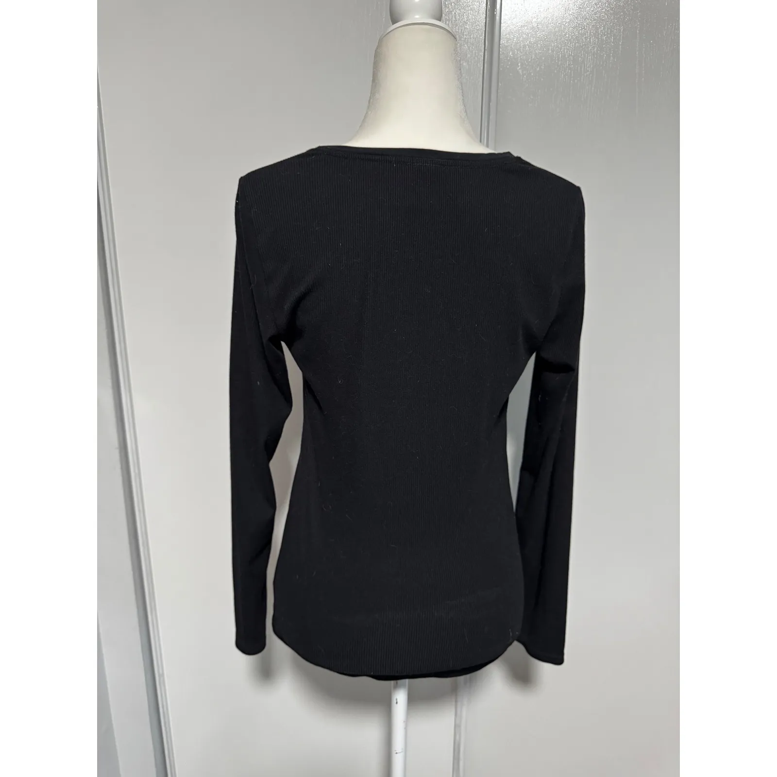 Calvin Klein Black Ribbed Long Sleeve Henley Shirt Women's Size Medium Sleepwear - Image 2