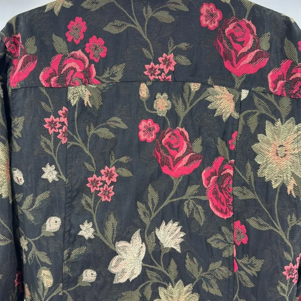 Chico’s Designs dark floral roses tapestry shirt jacket shacket button up M - Image 5