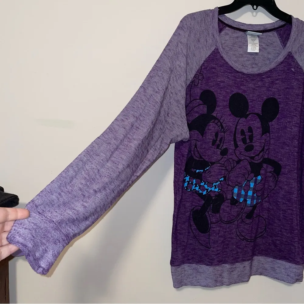 Disney Parks Long Sleeve Mickey and Minnie Baseball Style Lightweight Knit XL - Image 4