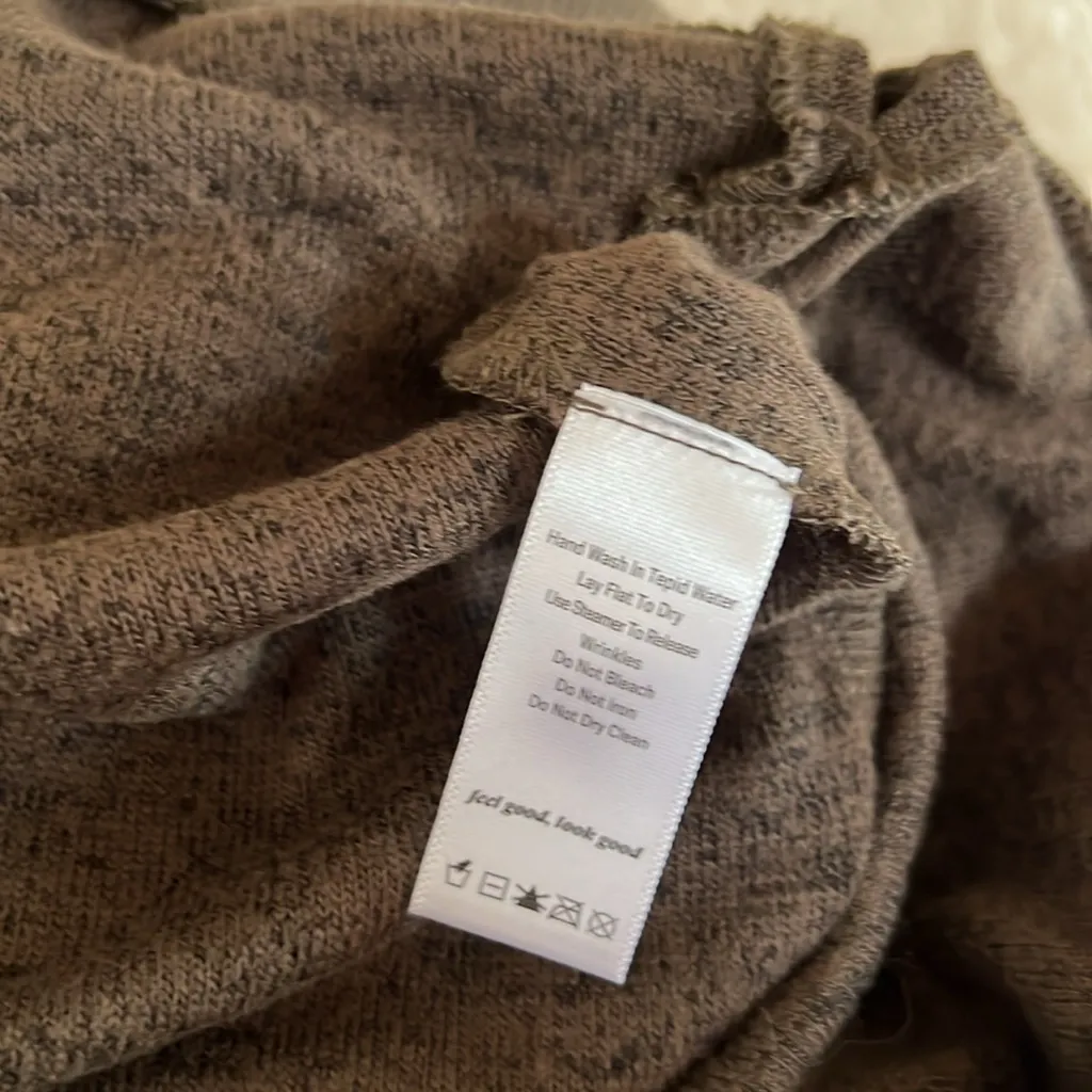 Richer Poorer Brown Mock Neck Sweater Small - Image 6