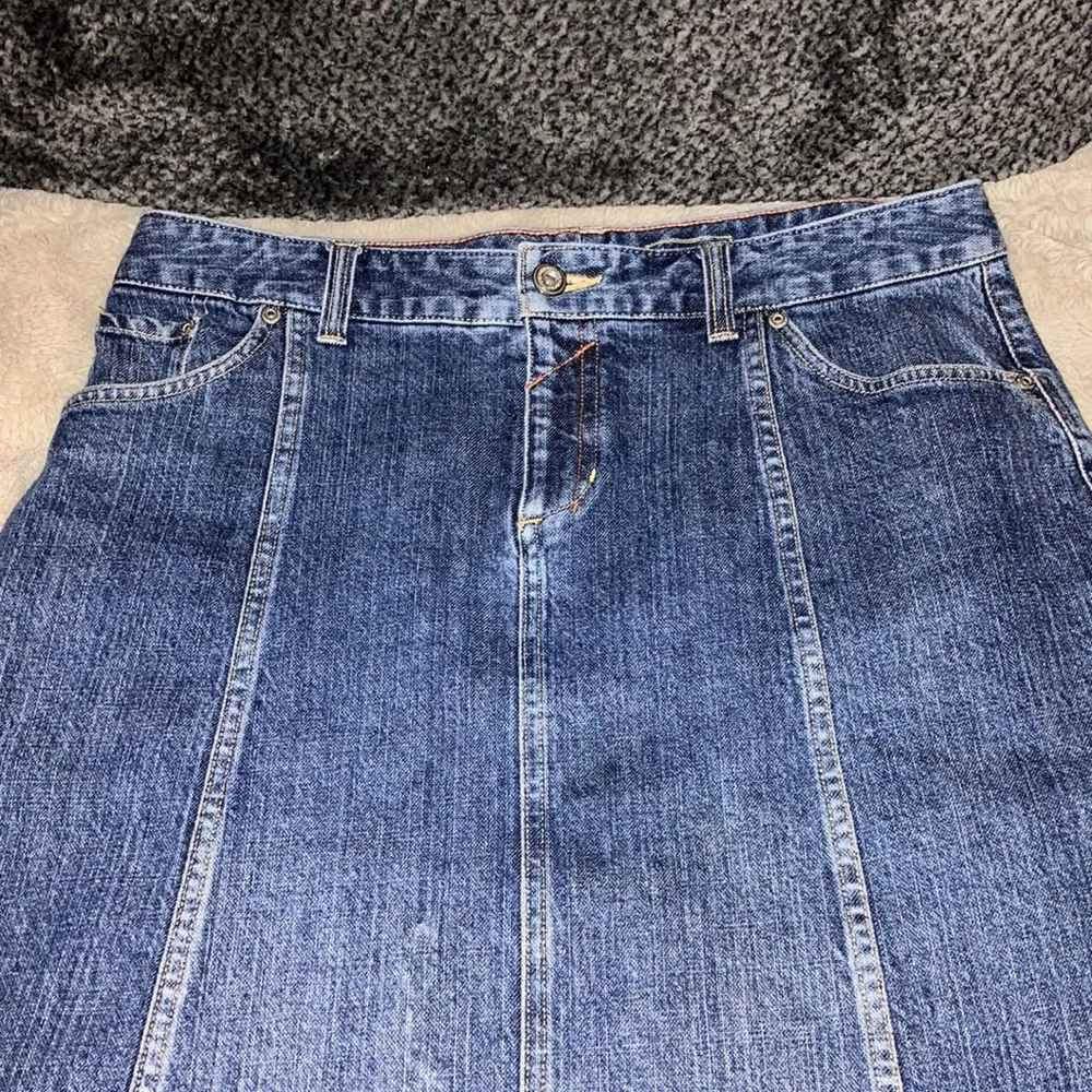 Columbia A-line Denim Skirt, size 12 - Image 2