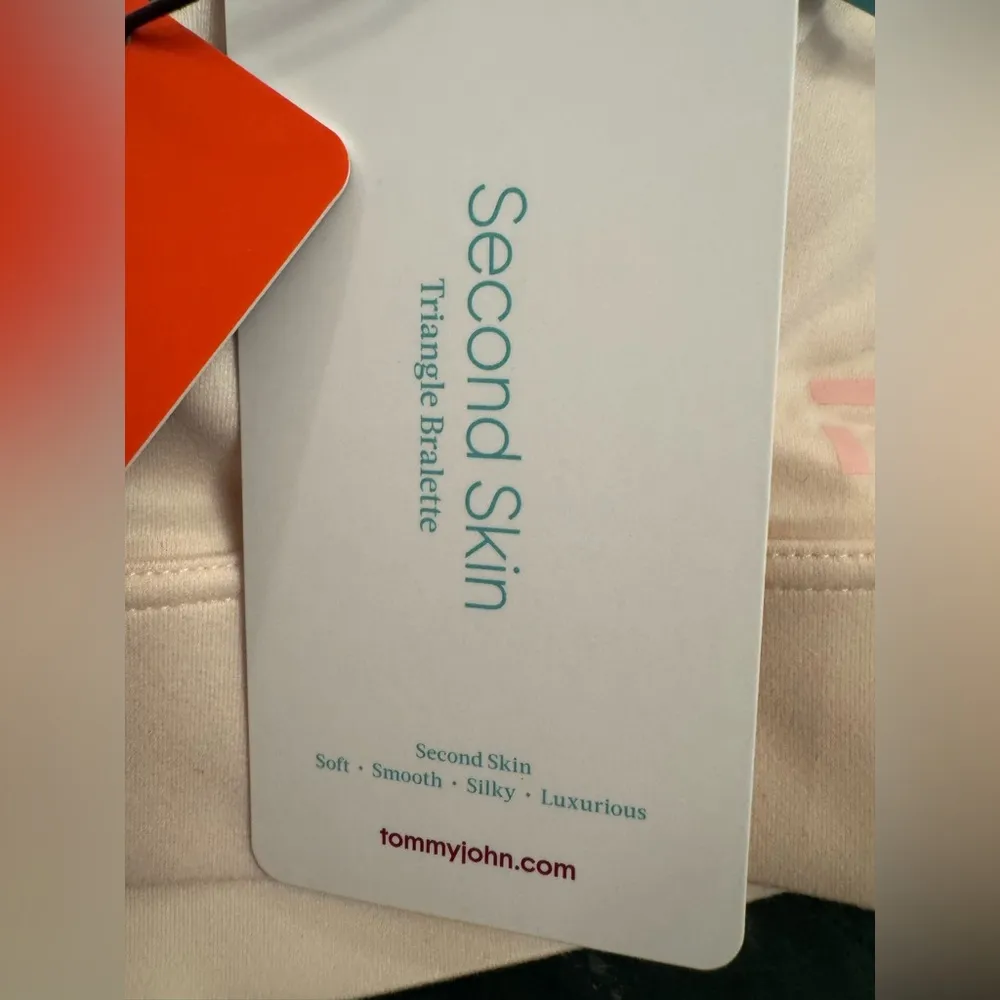 Tommy John Second Skin Triangle Bralette in Soft Pink Size XS fits cups D - Image 9