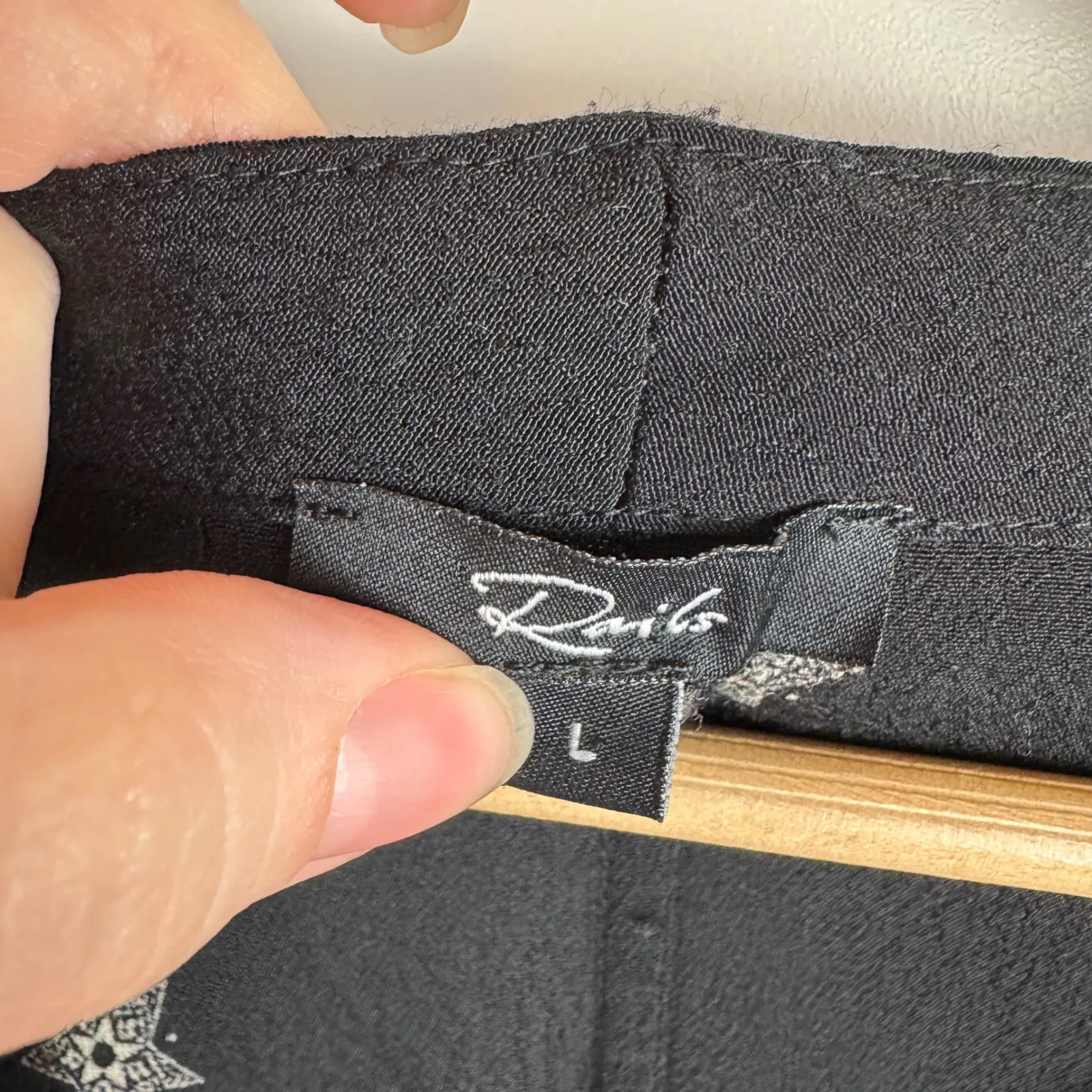 Rails  Sloane Star Print‎ Button Down Tie Front Top Women's Large Black Celestial - Image 5