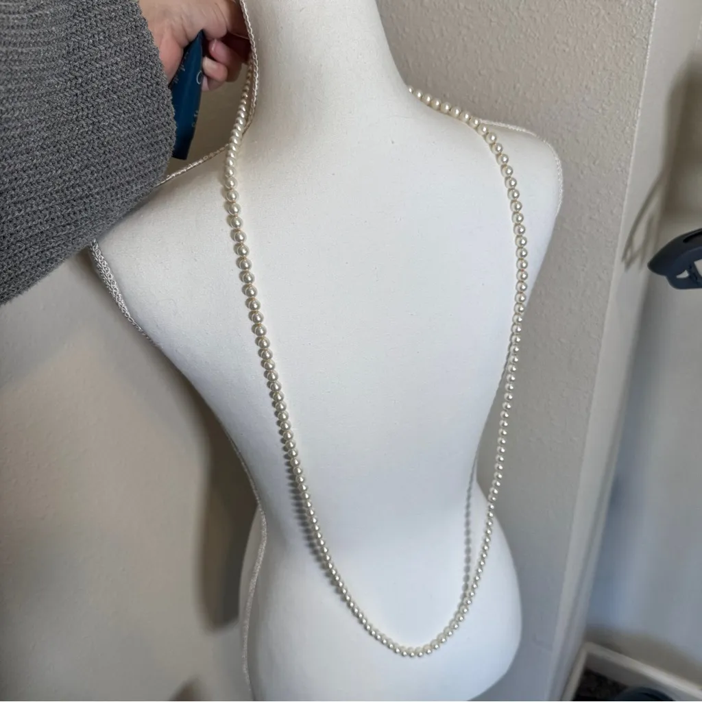 Vintage Extra Long Faux Pearl Necklace 1950s Estate Jewelry Women’s Traditional White - Image 3
