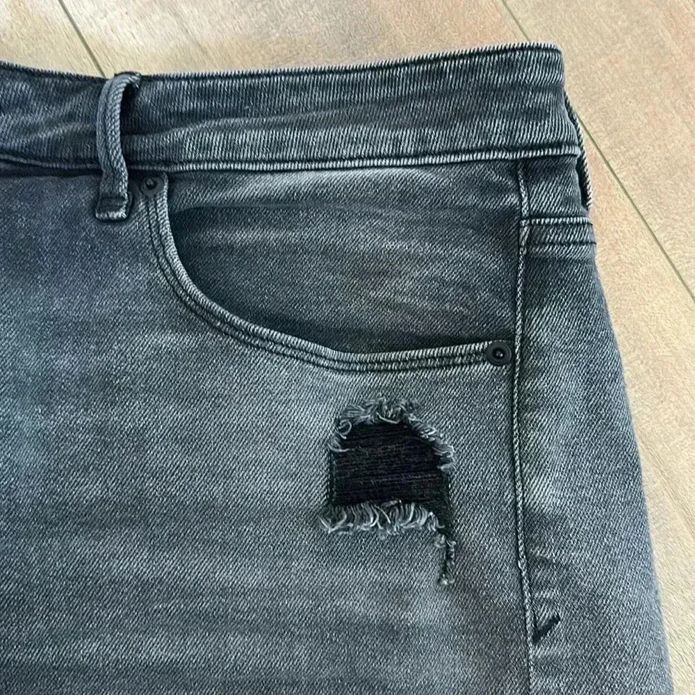 Good American Black Good 90s Wrap Waist Fray Hem Cutoff Shorts Size 15 - Image 4