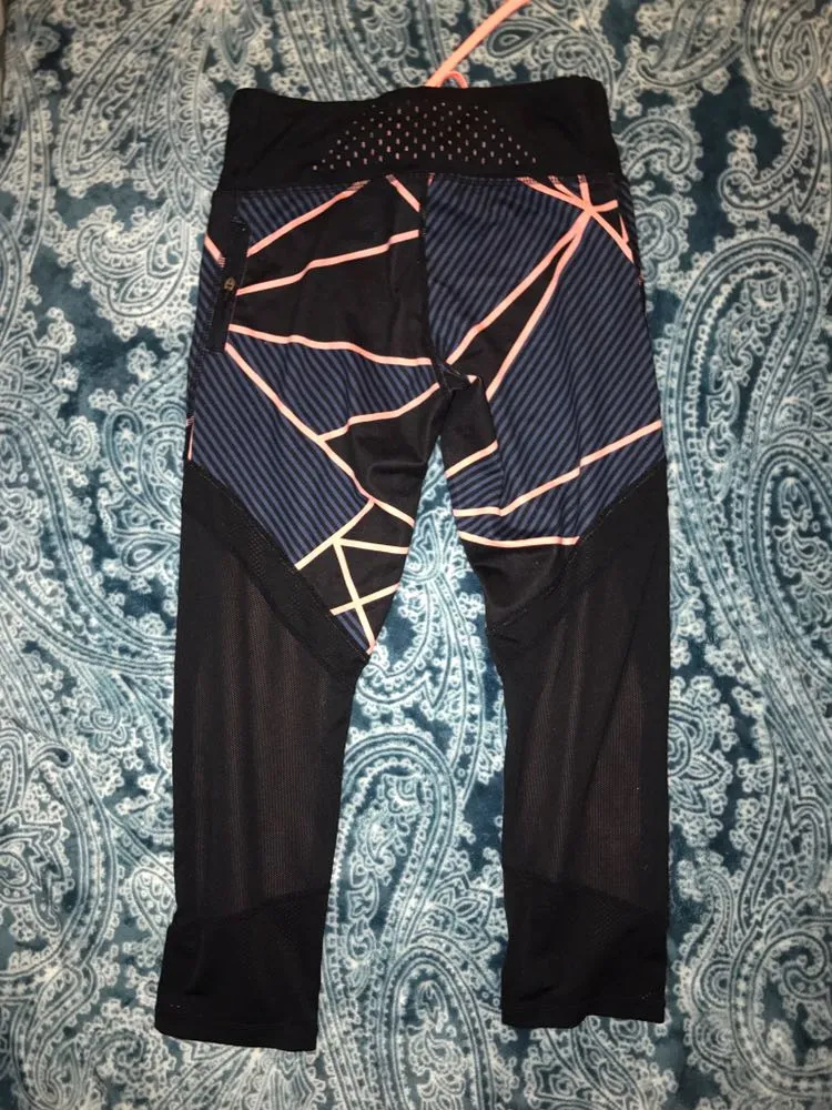 Workout Leggings With Mesh Back Size XS - Image 2