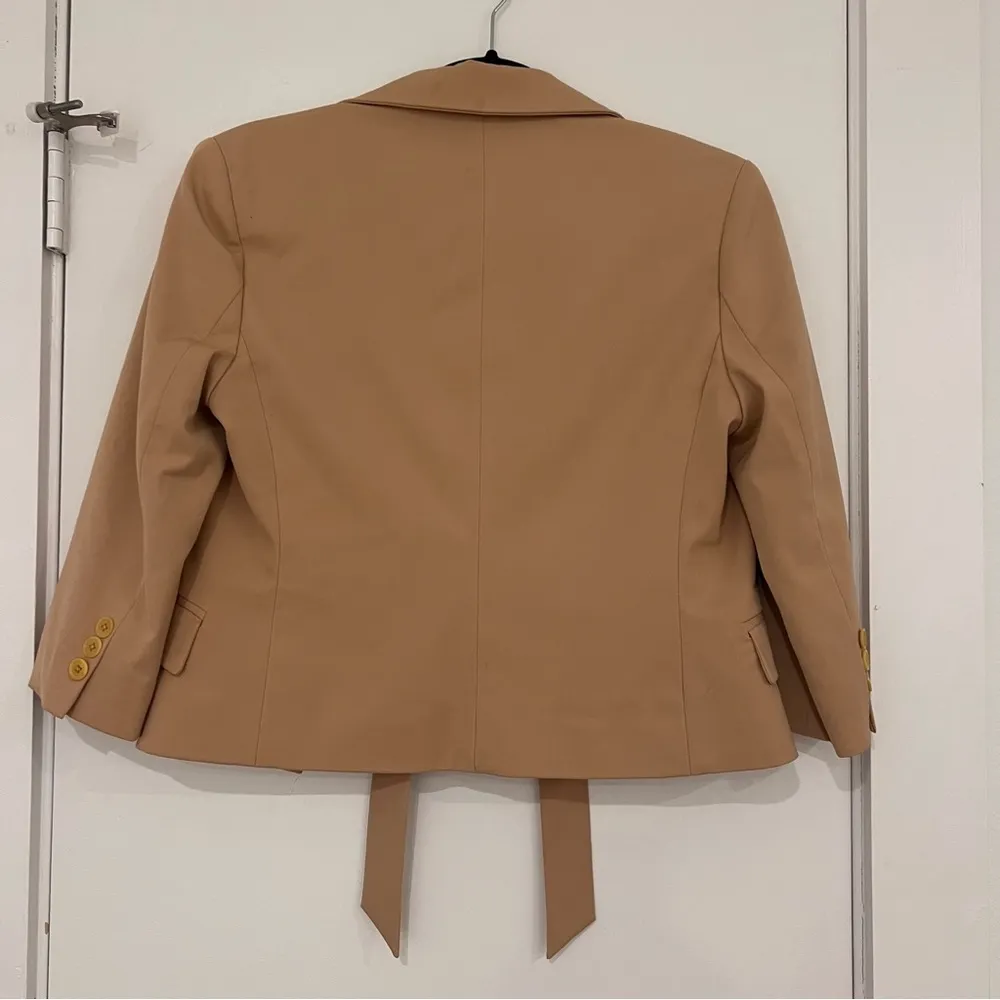 BCBG Maxazria Tan Blazer with Front Tie - Image 5