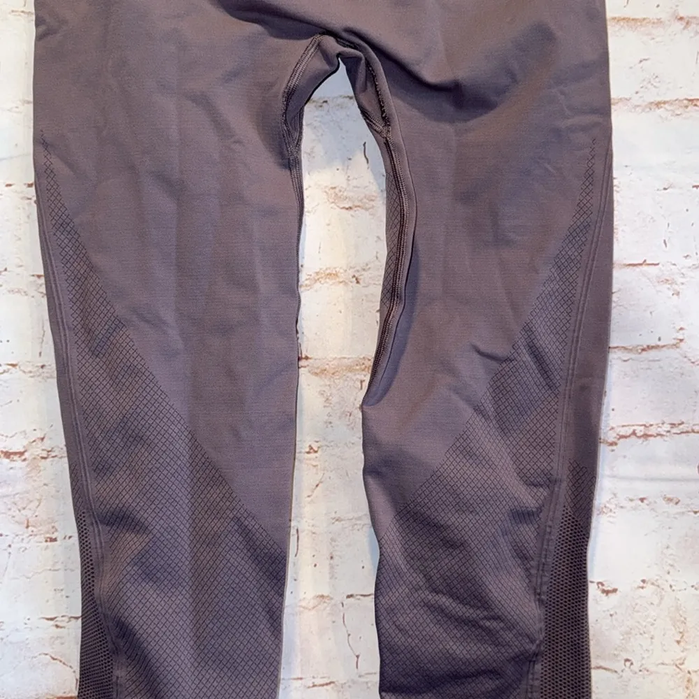 Lululemon Leggings Womens Iconic Sweat Tight Purple Gym Athletic Ankle Pants 10 - Image 6