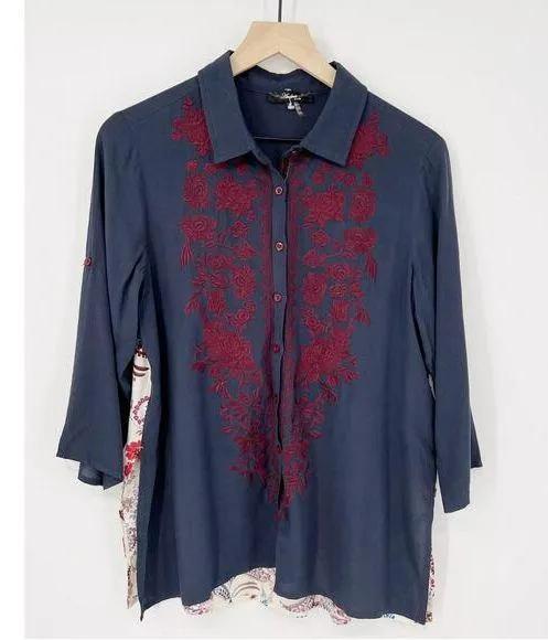 Andree By UNIT Blue Red Embroidered Top Roll Tab Sleeve Boho Western sz. M - Image 1