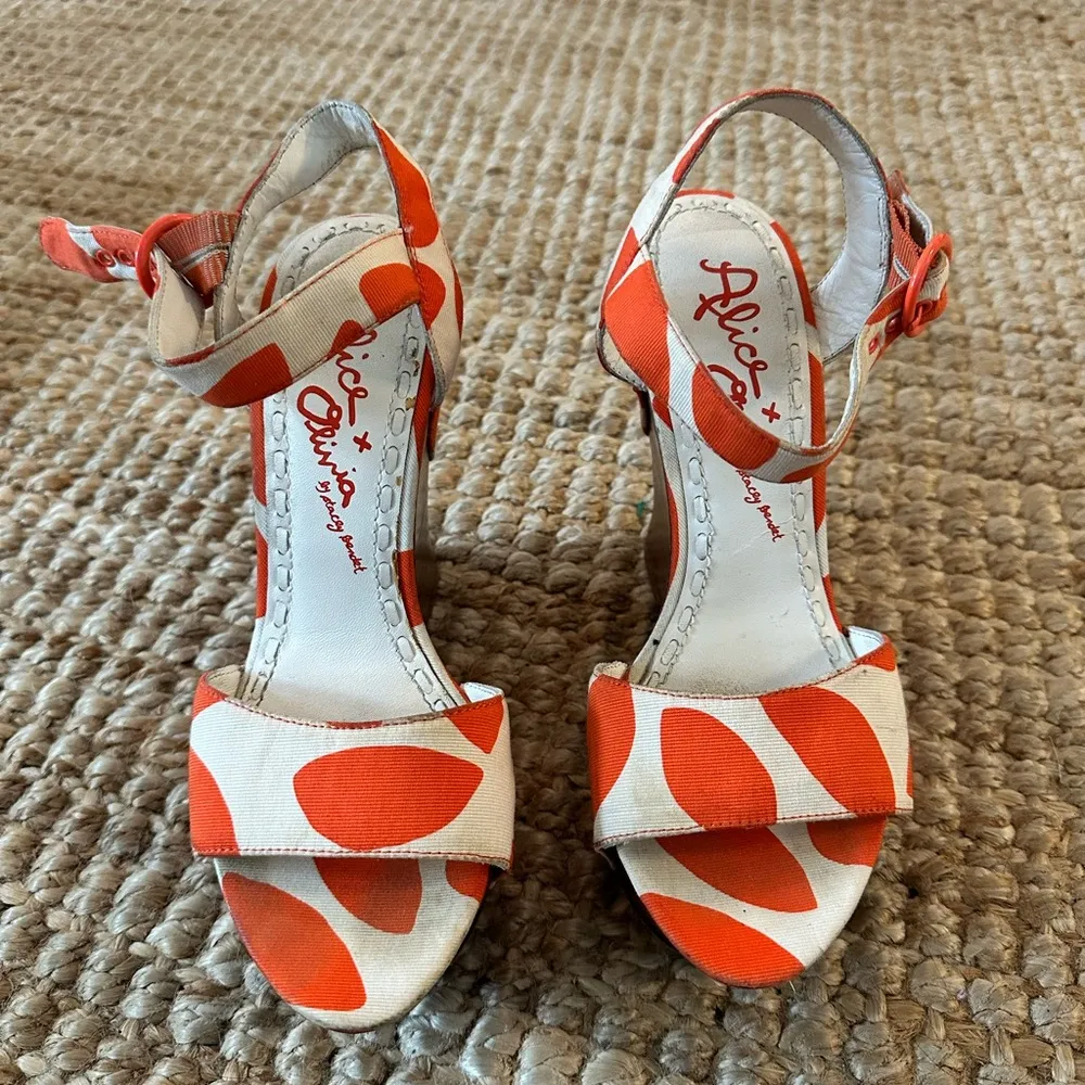 Alice + Olivia Orange and White Y2K polka Dot wedges size 38 - Image 2