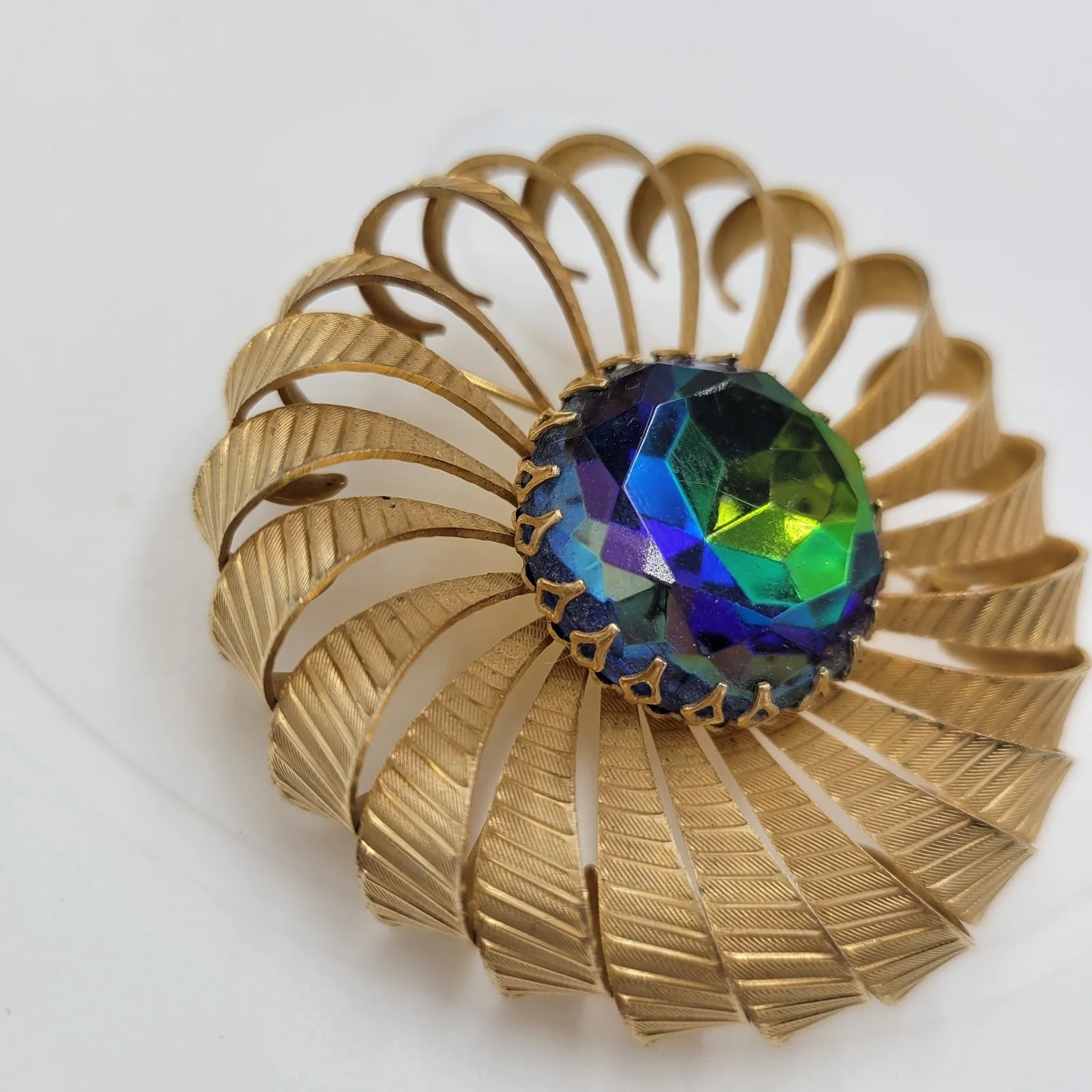 Vintage Rhinestone Pinwheel Brooch 2" Blue Green Gold Tone Crown Setting Pin - Image 9