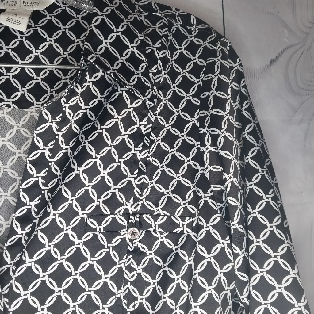 White House Black Market Black and White Patterned Women's Button Up Blouse - Image 6