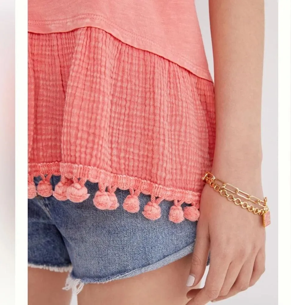 ANTHROPOLOGIE eri + ali  Coral Peplum Tasseled Tank Top Size Medium - Image 2