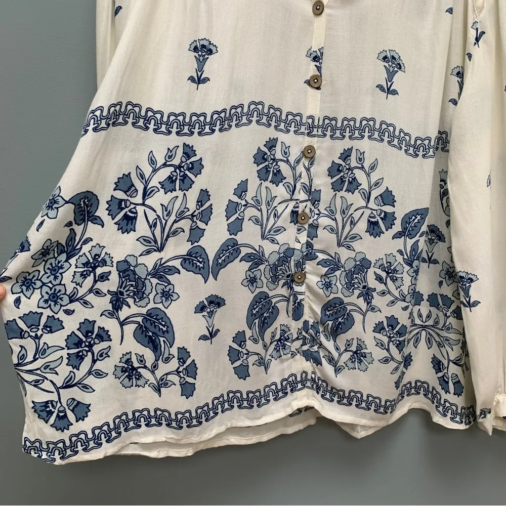 Jen’s Pirate Booty Mckinley Top in Laurel Canyon White Blue Flowers Small - Image 9