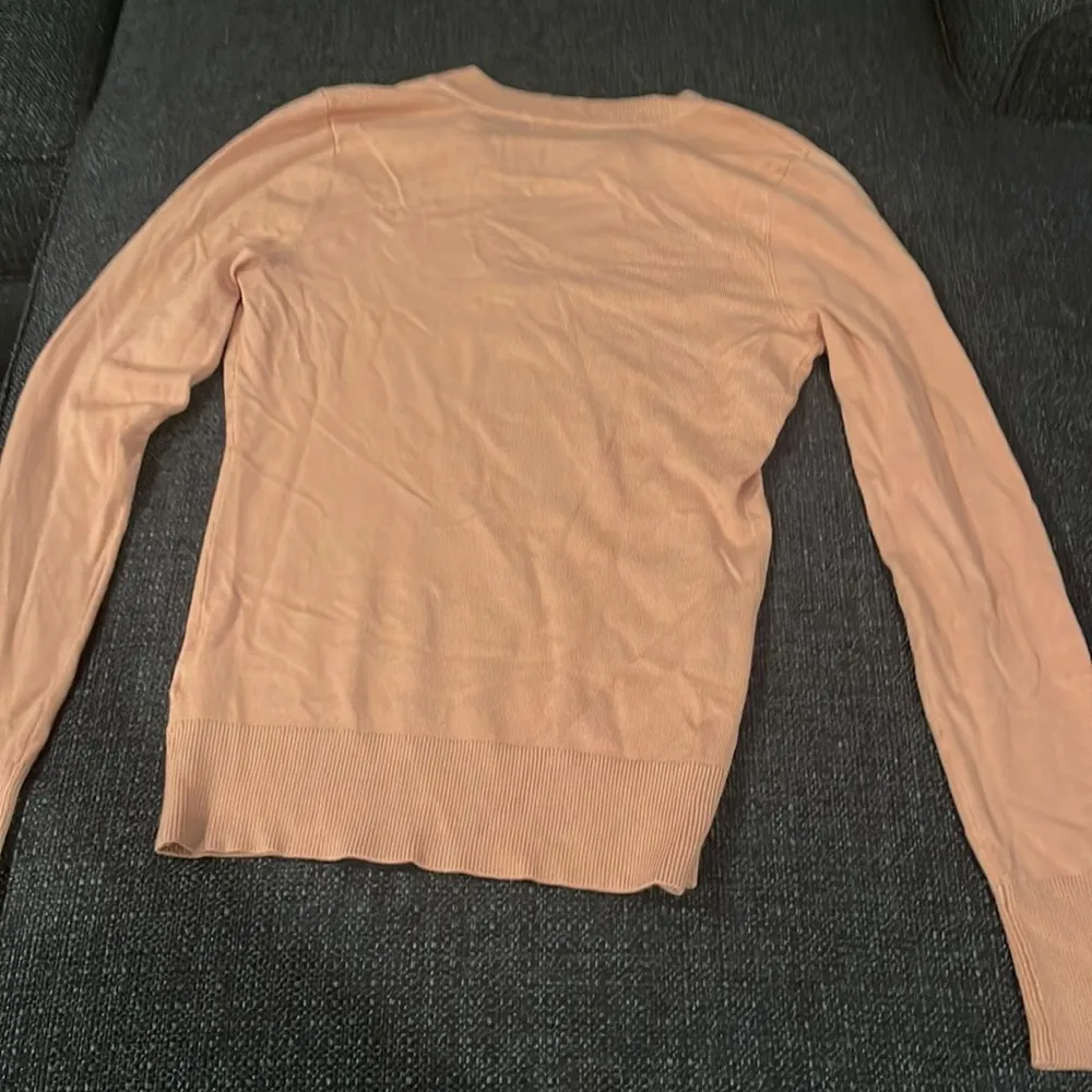 Guess  sweater with gold chain front - Image 5