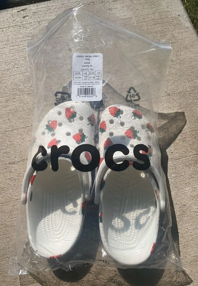 Crocs Strawberry - Image 3