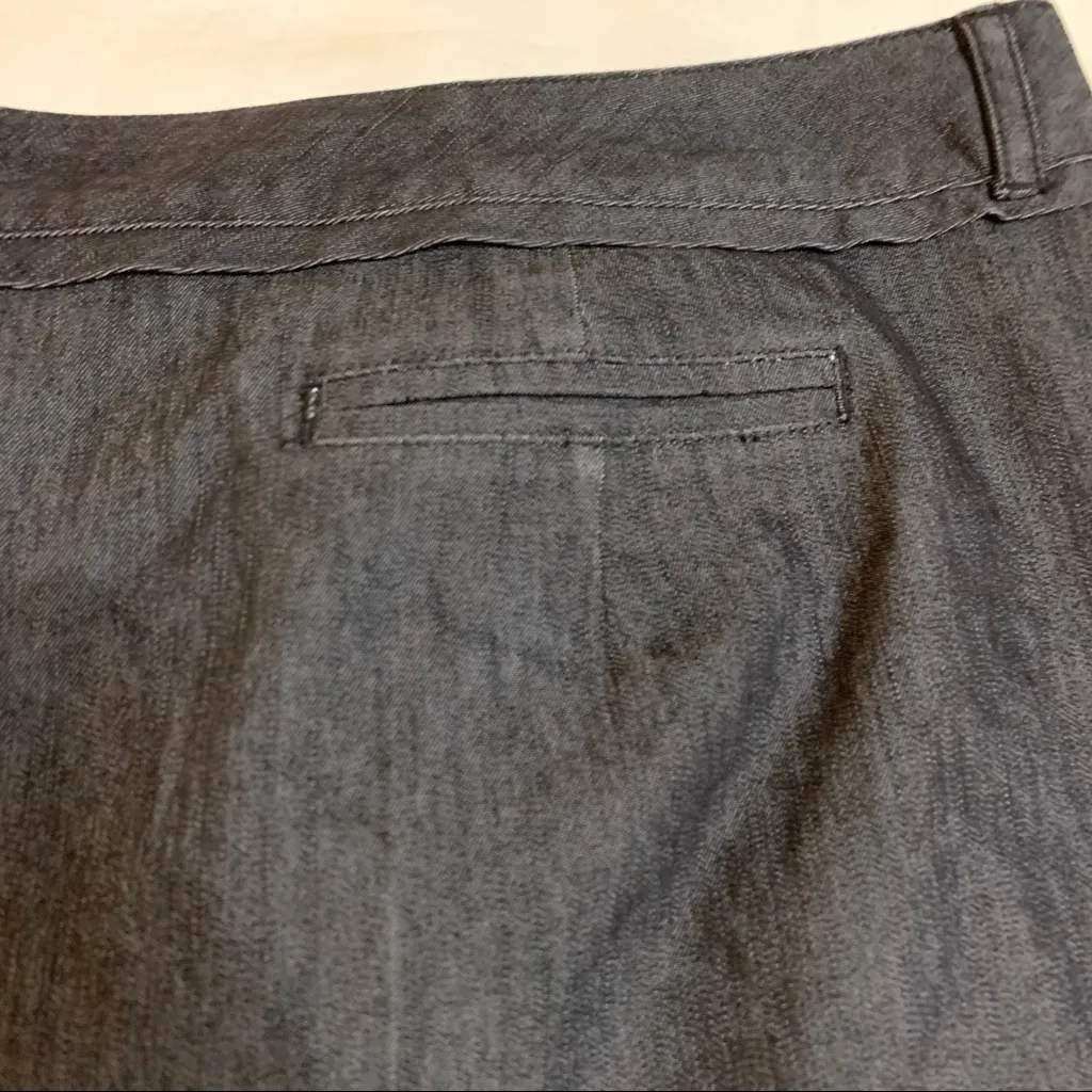 Larry Levine Woman SPT Stretch Black City Shorts 24W New - Image 5