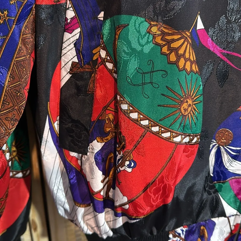 Linda Collection Late 80s Early 90s Black Scarf Print Windbreaker Jacket Large - Image 10