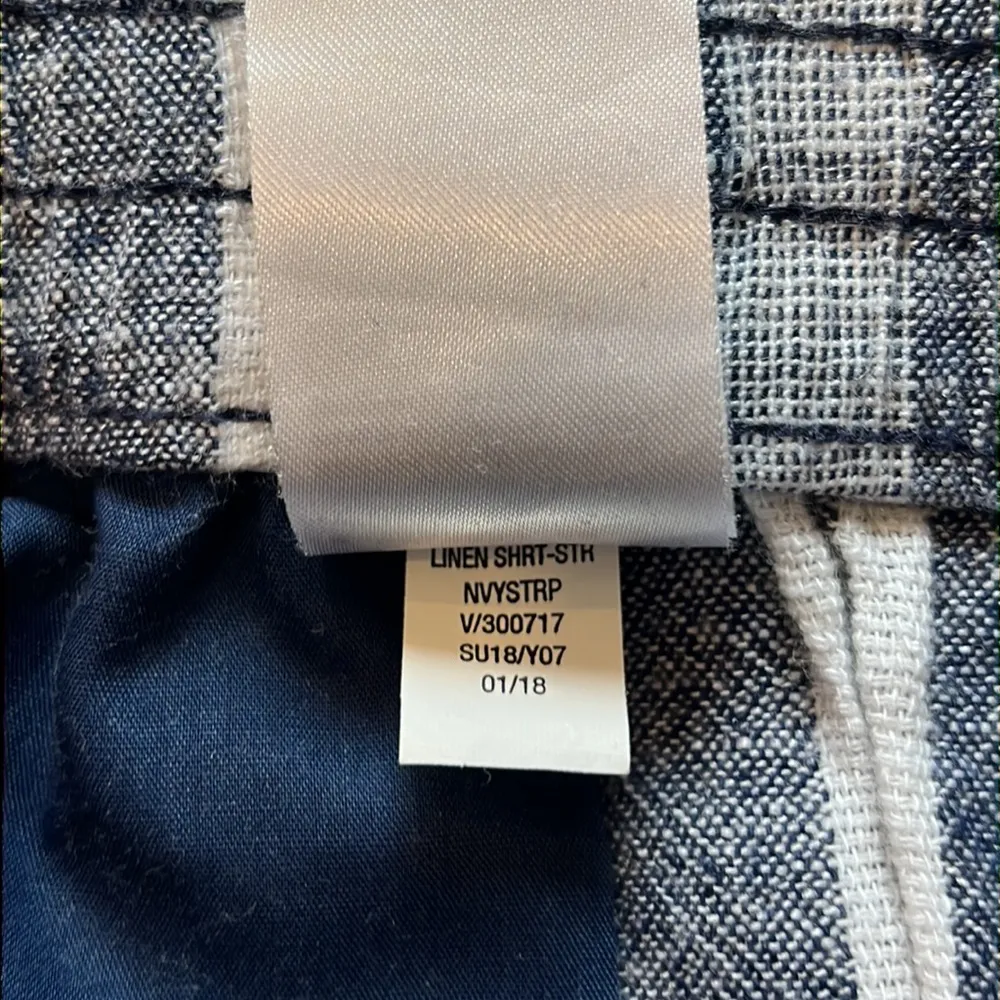 Old Navy Linen-Blend Navy Stripe Shorts - Image 5