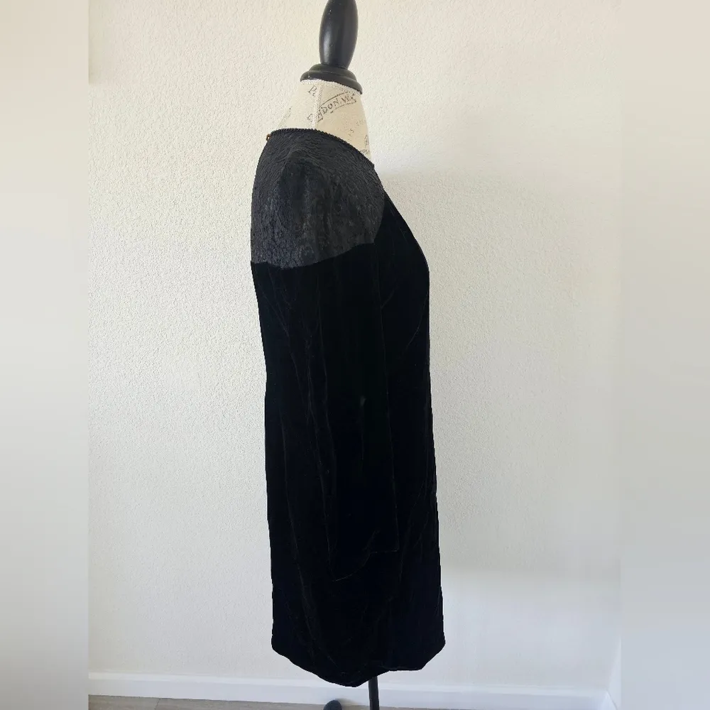 Vintage Black Velvet Lace Dress by Liz Claiborne Size 12 Petite - Image 3