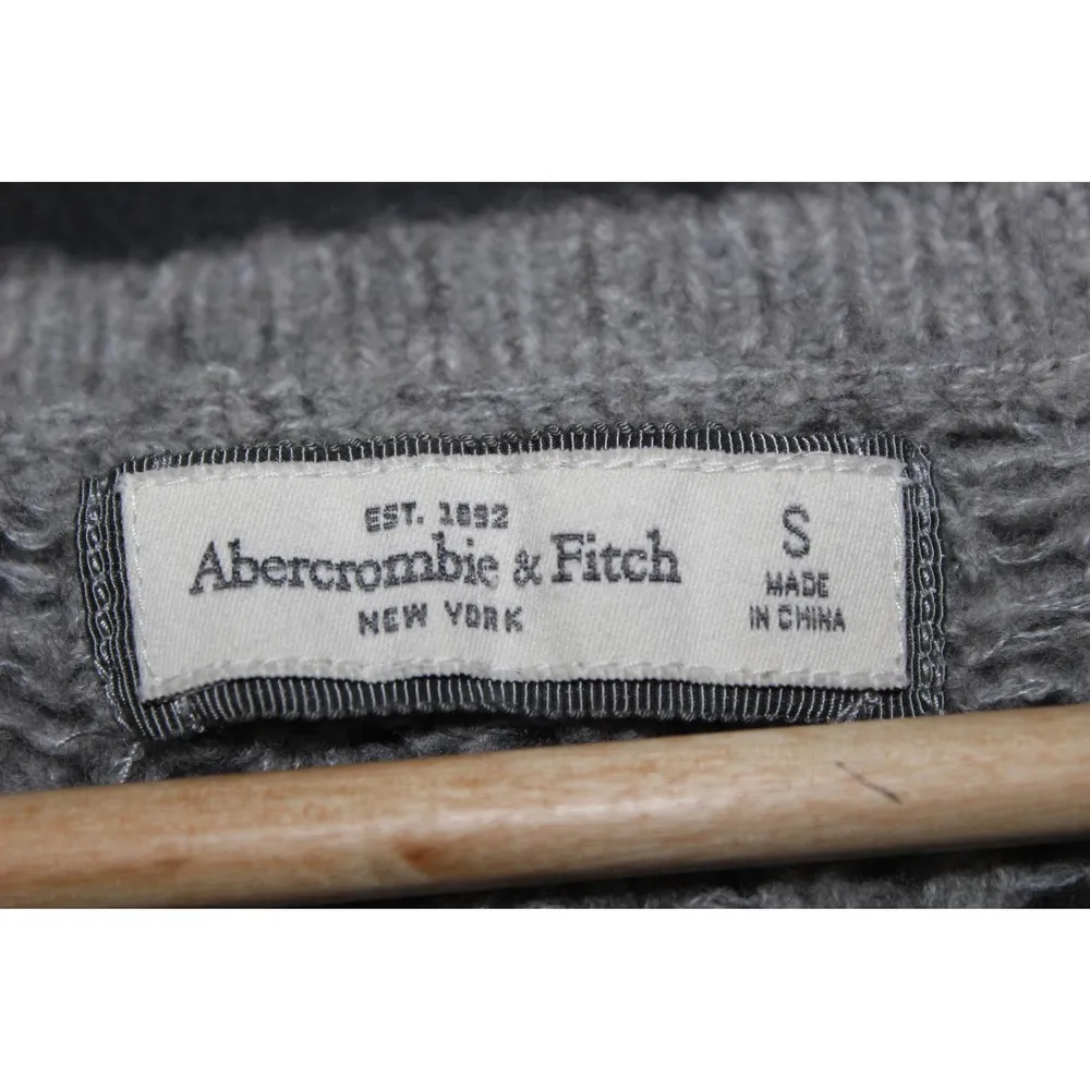 Women's Abercrombie & Fitch Gray Knit Crochet Pullover Crew Neck Sweater Size S - Image 3