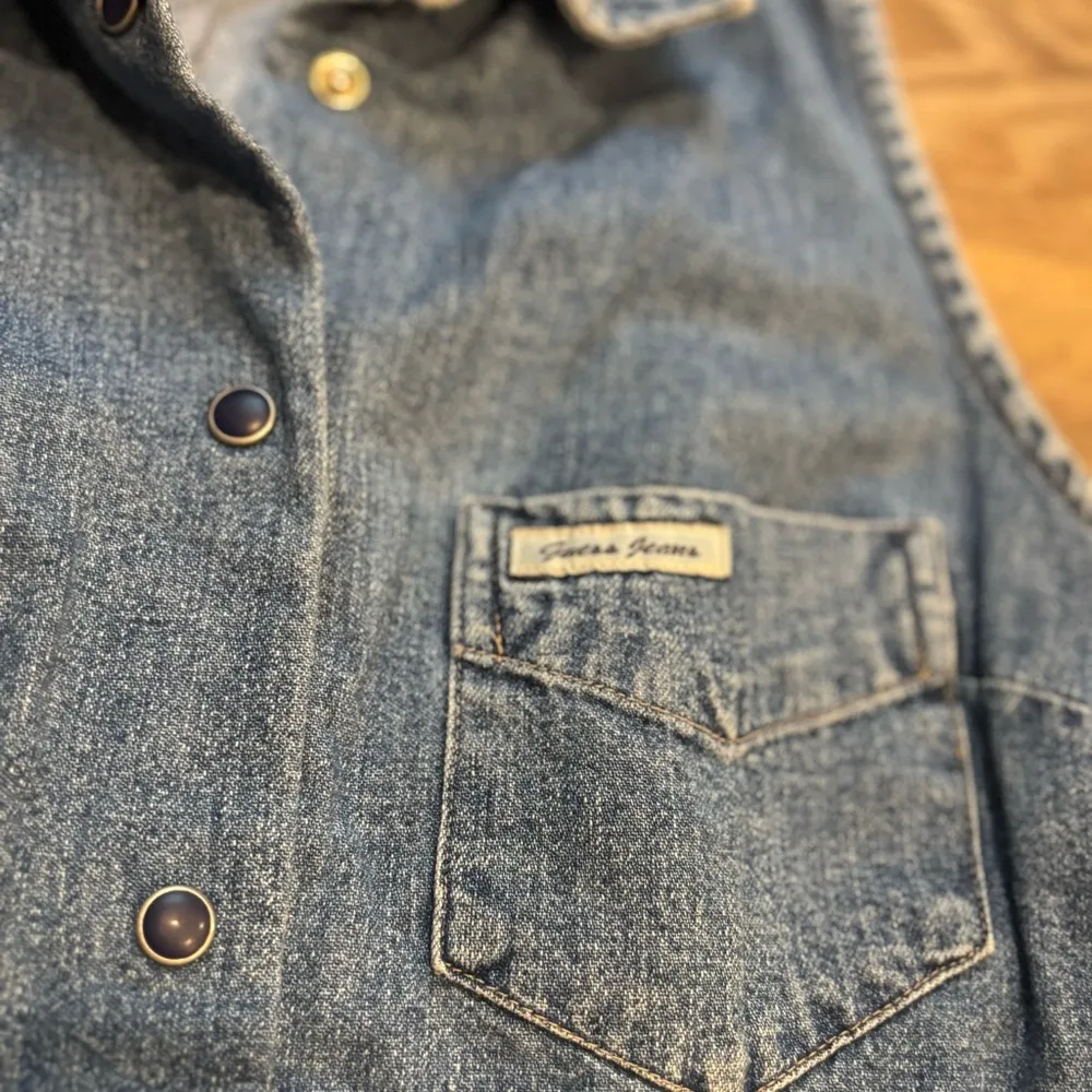 Vintage Y2K Guess Denim Vest – Snap Front – Western Biker Sleeveless –  Medium - Image 3