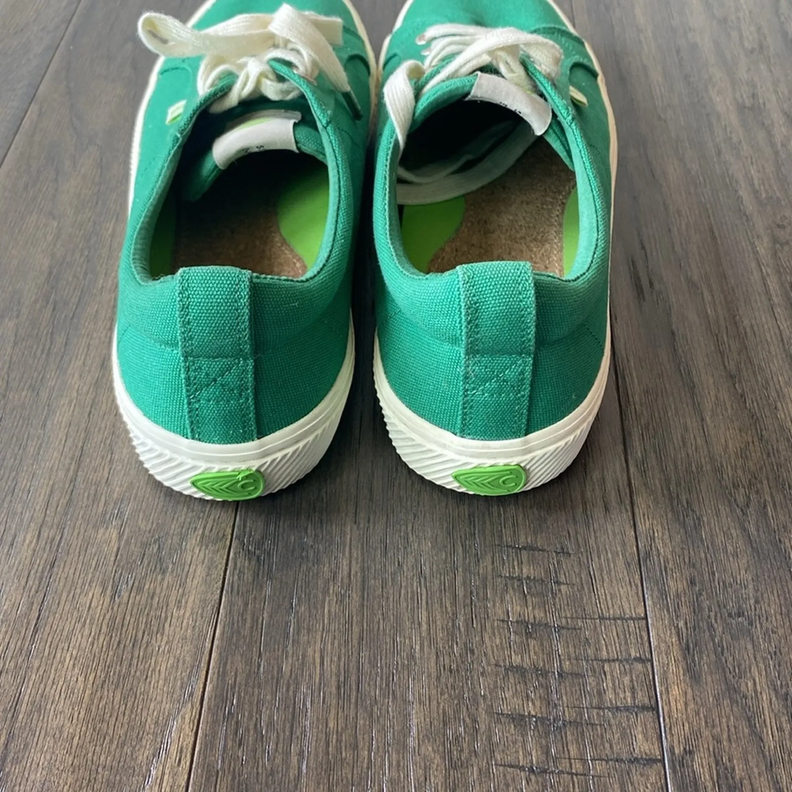 CARIUMA Canvas Sneakers Womens Sz 9 Kelly Green Oca Low Sustainable - Image 4