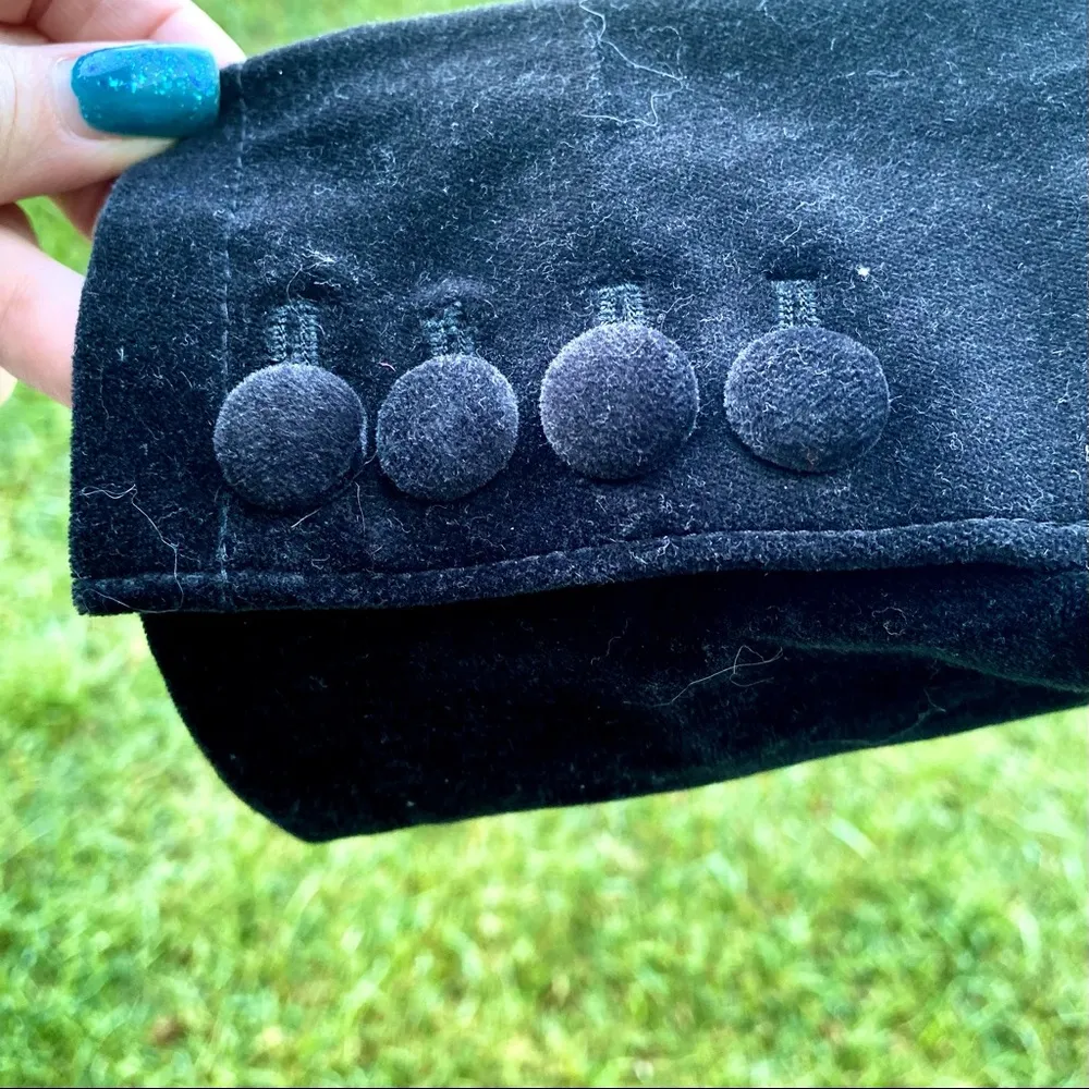 Tommy Hilfiger Velvet Like Black Blazer - Image 9