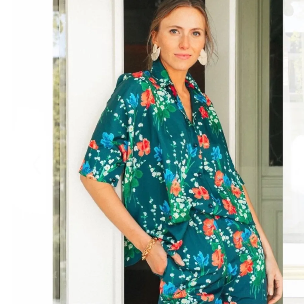 Tuckernuck Jade Blooms Floral Farris Pant NWT Size Large - Image 2