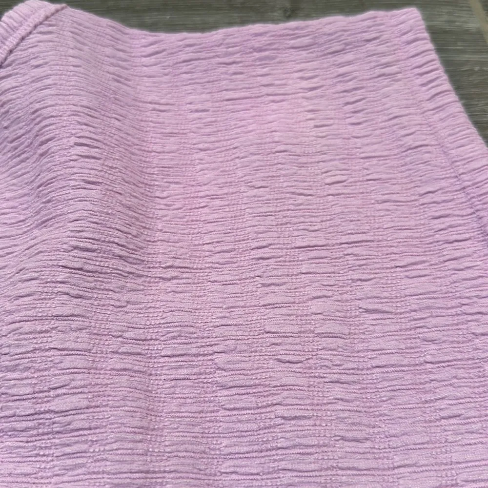 stretchy lavender mini one shoulder crop top NEW NWT XS XXS - Image 3