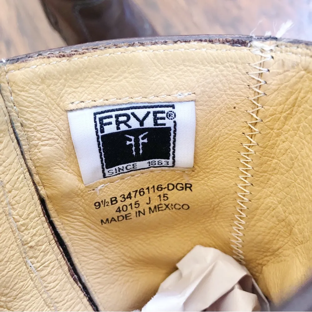 Frye • Malorie Button Short ankle boots booties brown leather distressed vintage - Image 5