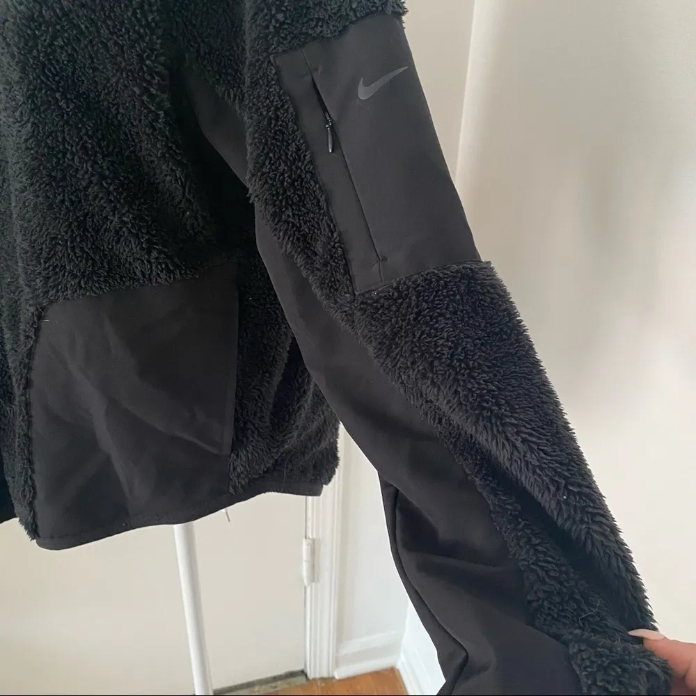 NIKE Sherpa Therma Fleece Pullover Hoodie - Image 8