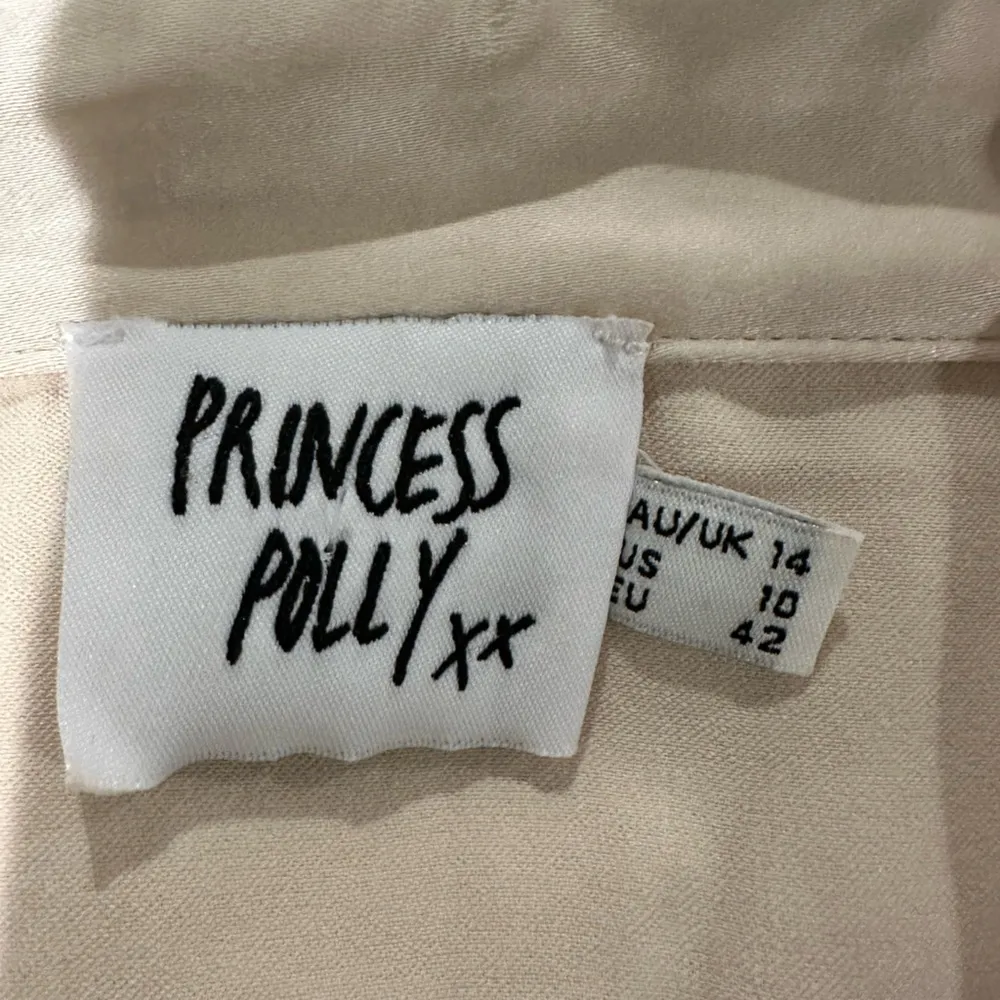 Princess Polly Vintage Vibes Satin Champag button up long sleevee shirt Size 10 - Image 6