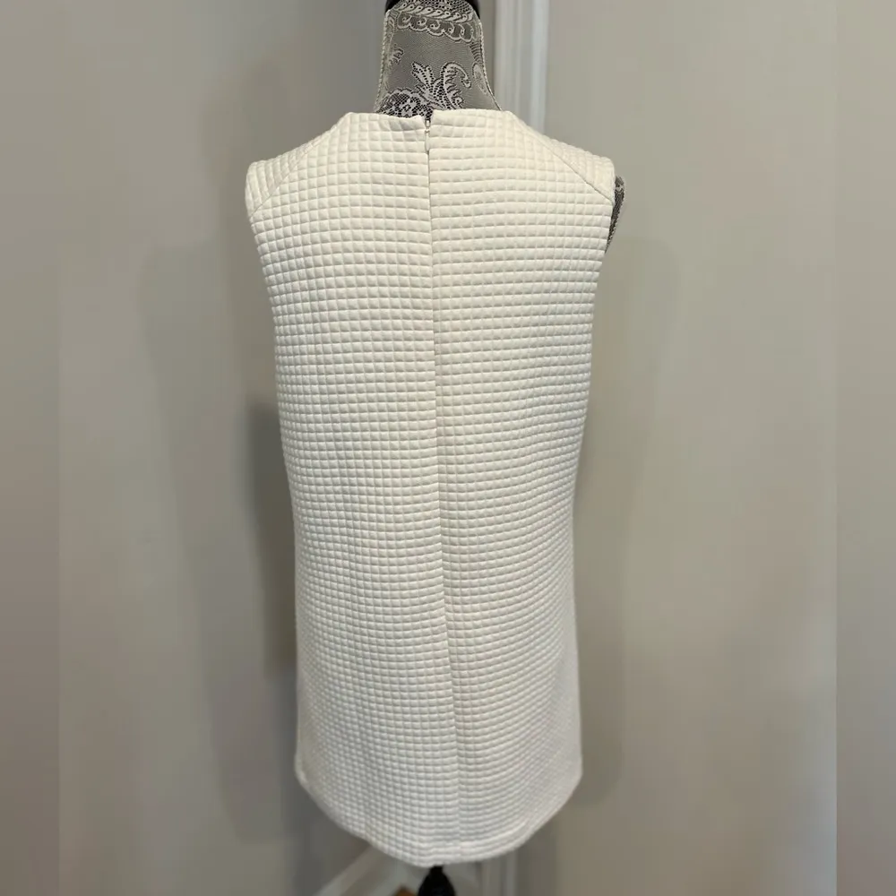 Willi Smith. Large. White Quilted.  Small Square check pattern. Sleeveless Dress - Image 16