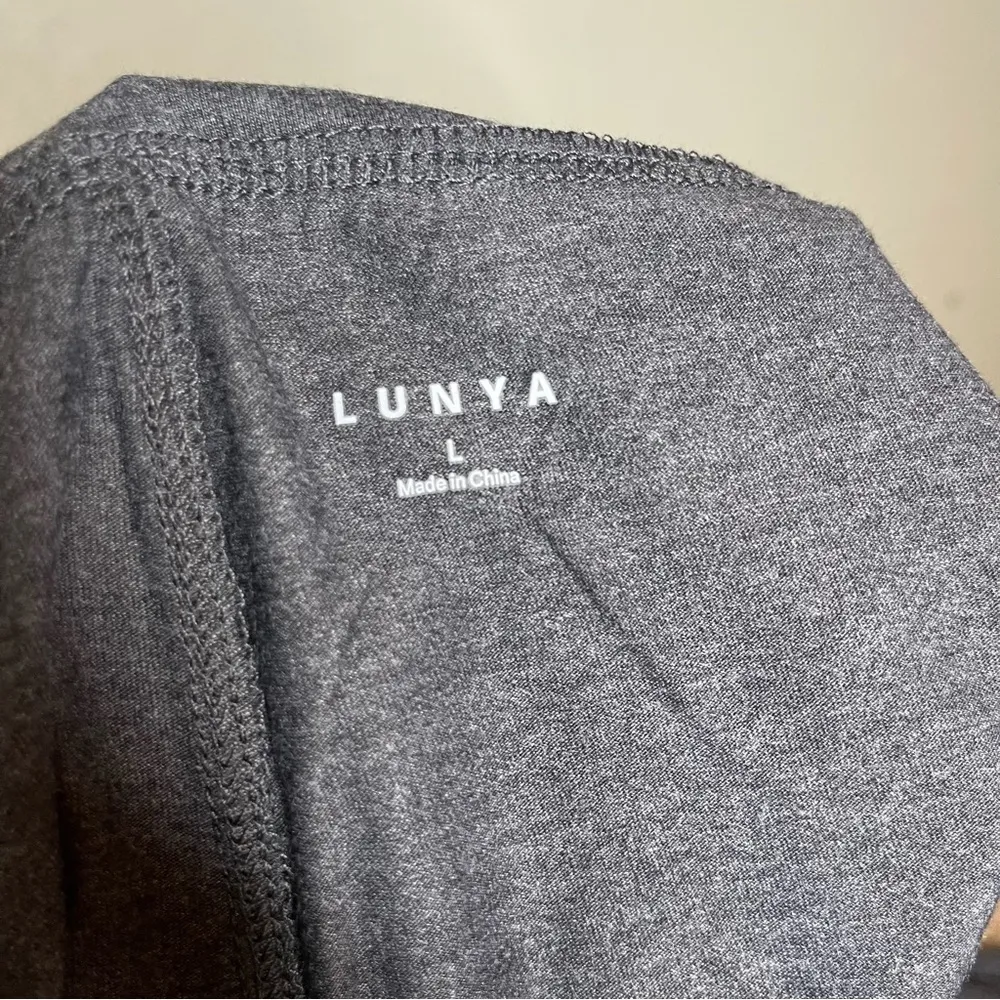 Lunya Restore long sleeve top and Short Set in mercurial grey sz L Size L - Image 11