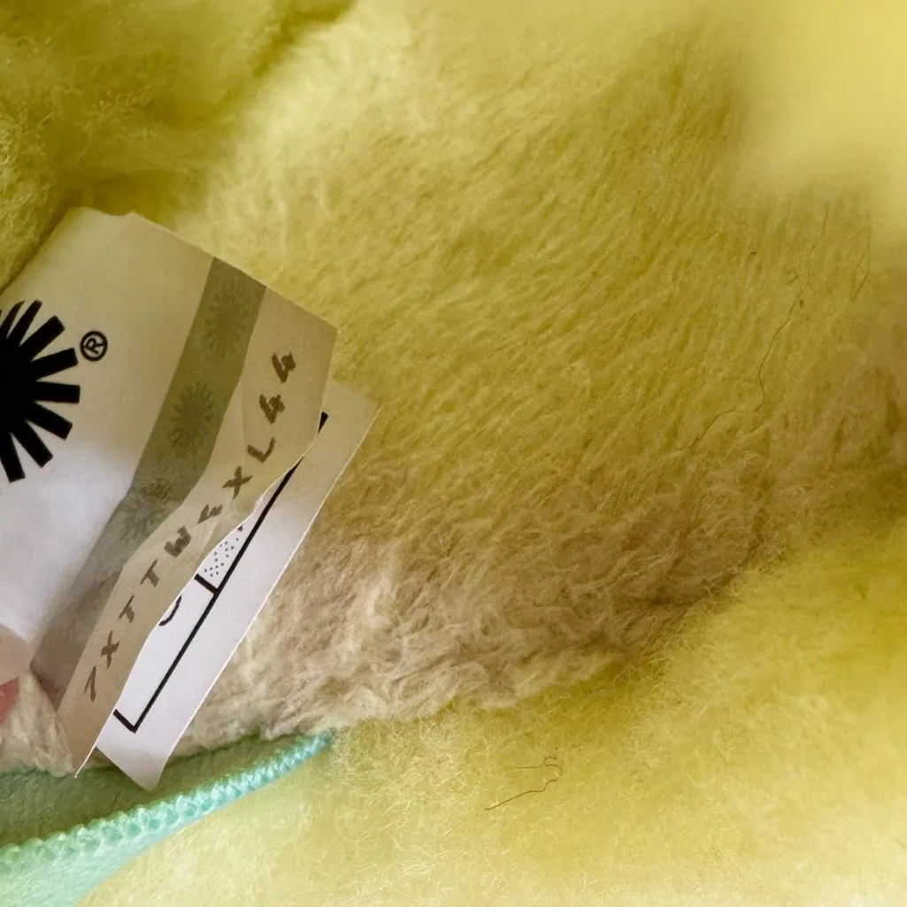 UGG Sheepskin Fluff Yeah Slippers Slide Shoes Size 5 Youth or 6.5/7 Women - Image 8