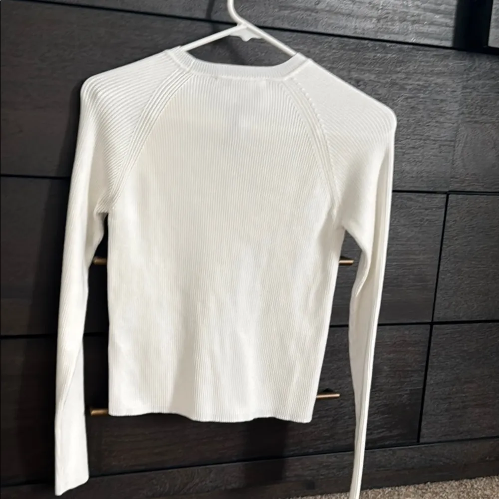 Zara off White Ribbed Top with Gold Button Accents - Image 4