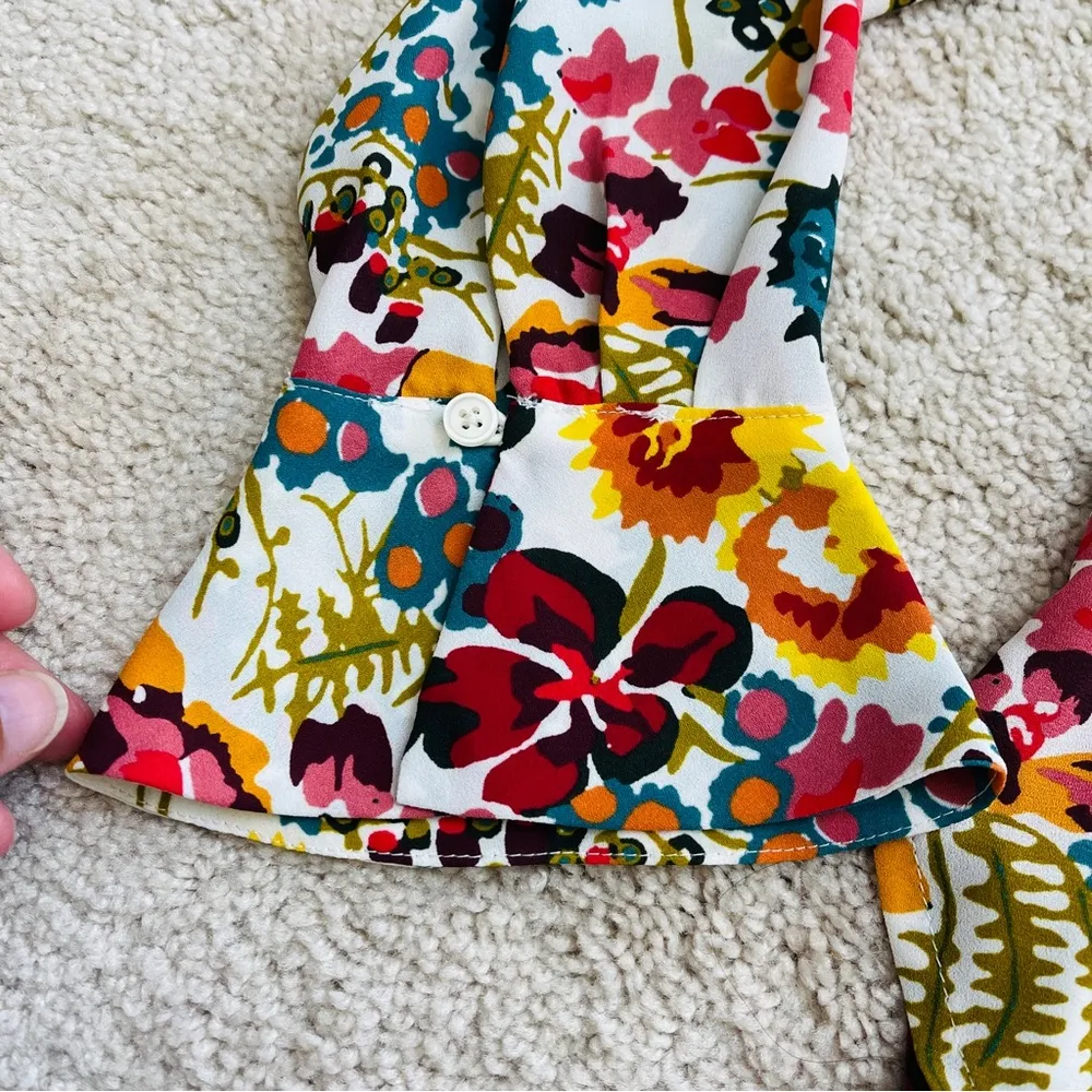 NWOT LOFT Floral Long Sleeve shirt size L - Image 4