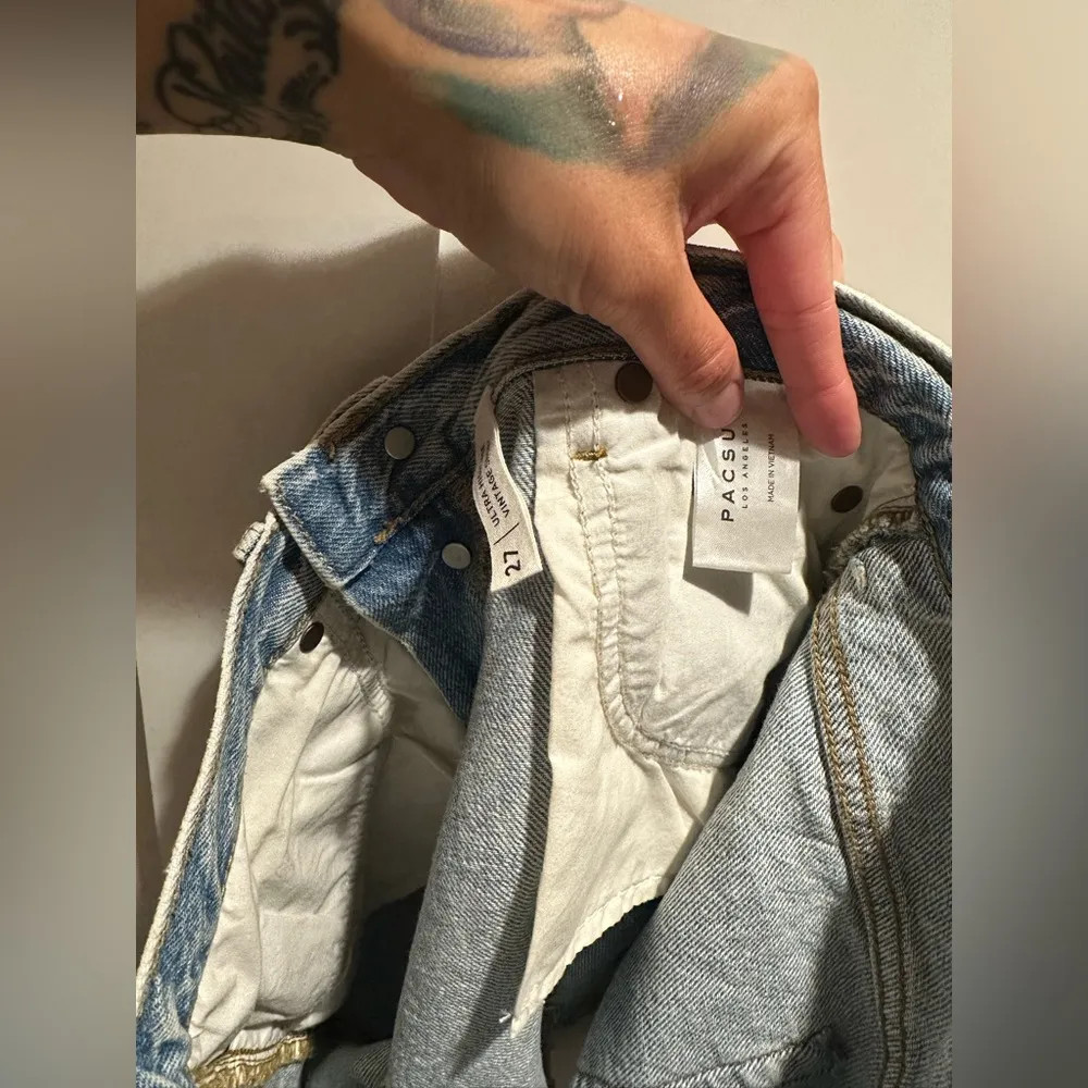 NWOT PacSun Rainbow🌈Ultra High Rise Buttonfly Vintage Shorts Distressed Raw Hem - Image 6