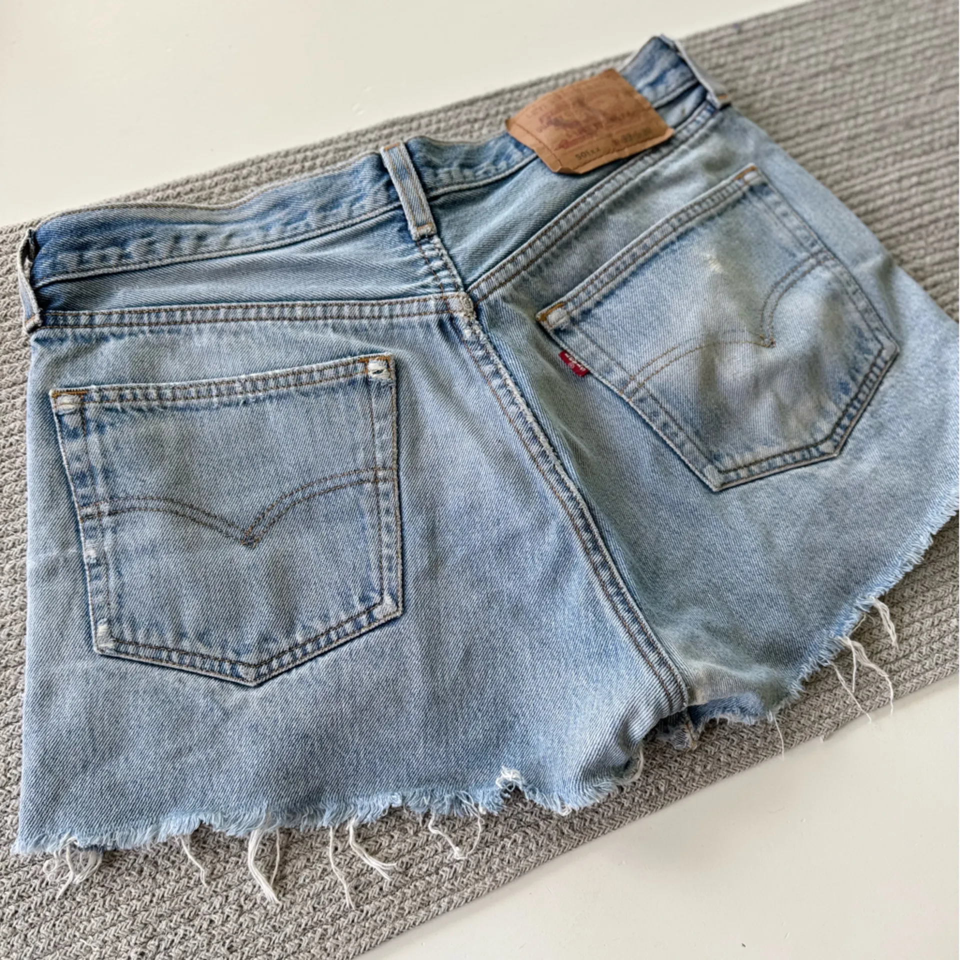 Levi’s 501 XX Thrashed Distressed Faded Blue Denim Cut Off Jean Shorts Waist 33 - Image 3
