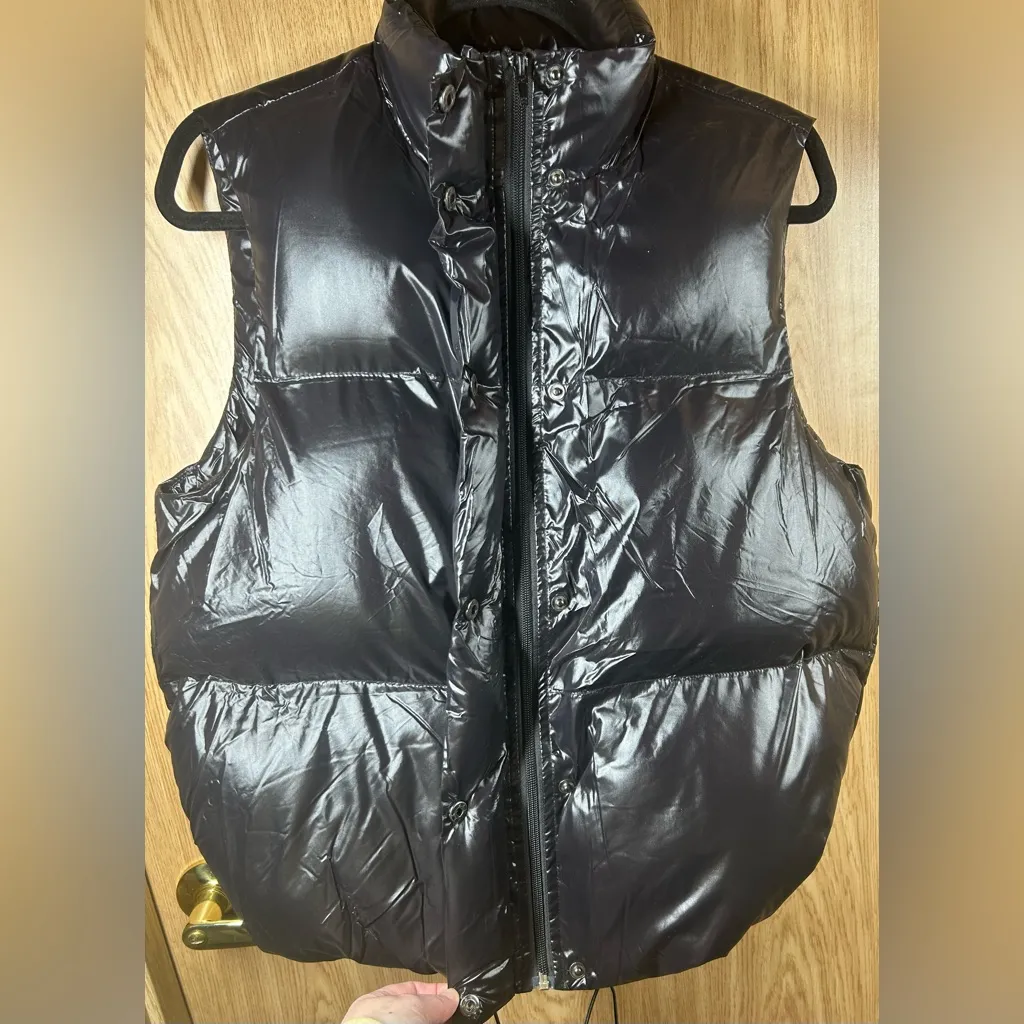 Bibi Women's Size M Black Puffer Quilted Solid Shiny Sleeveless Vest NWT! Size M - Image 5