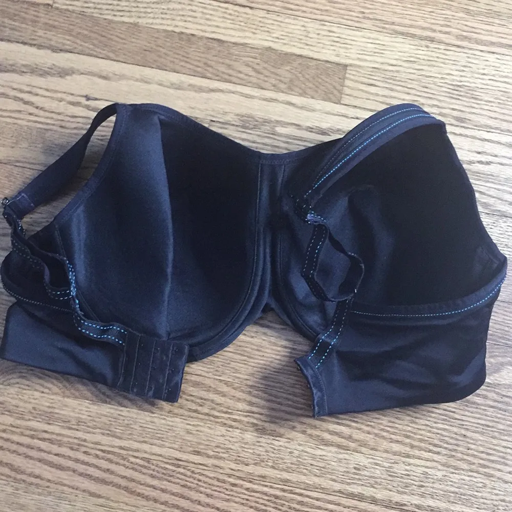 Chantelle 38F bra - Image 13